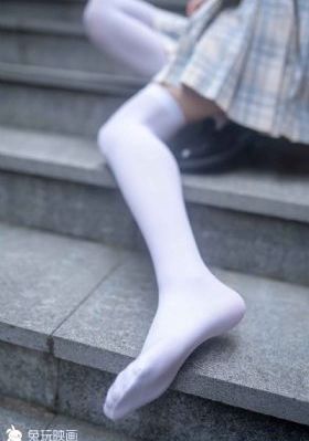 同桌露出了她粉嫩的那一个_1080P在线观看高清