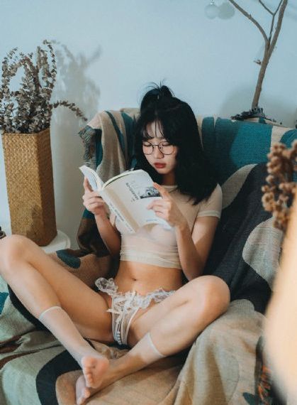 春闺艳妇(H)高H产乳_超清在线观看视频